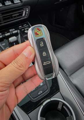 PORSCHE-911-2020
