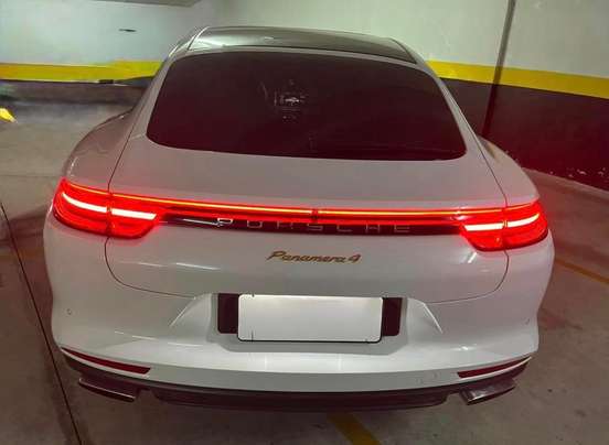 PORSCHE-PANAMERA-2018