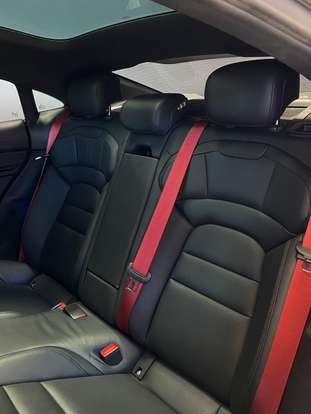 PORSCHE-TAYCAN-2020