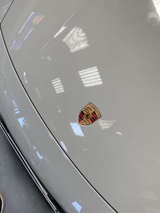 PORSCHE-TAYCAN-2020