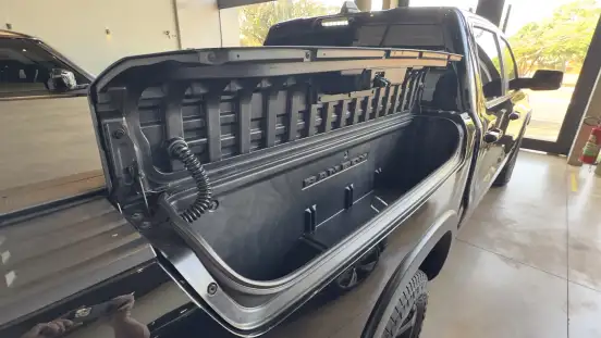 RAM-1500-5.7 V8 GASOLINA REBEL CD 4X4 AUTOMÁTICO RAM-1500-2021