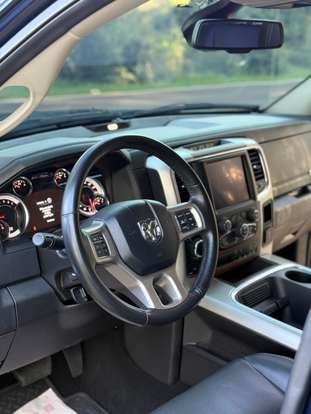 RAM-1500-5.7 V8 GASOLINA LIMITED CD 4X4 AUTOMÁTICO RAM-1500-2023