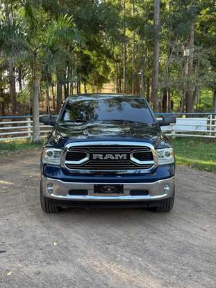 RAM-1500-5.7 V8 GASOLINA LIMITED CD 4X4 AUTOMÁTICO RAM-1500-2023
