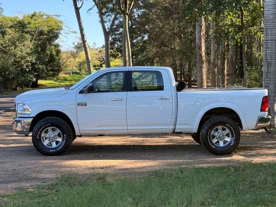 RAM-2500-6.7 LARAMIE 4X4 CD I6 TURBO DIESEL 4P AUTOMÁTICO RAM-2500-2012