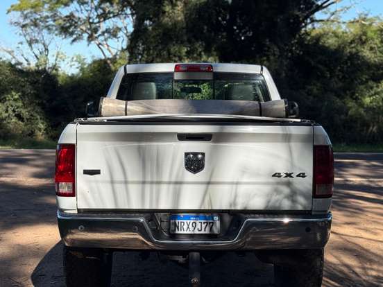 RAM-2500-6.7 LARAMIE 4X4 CD I6 TURBO DIESEL 4P AUTOMÁTICO RAM-2500-2012