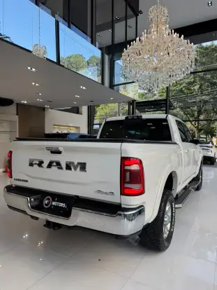 RAM-3500-6.7 I6 TURBO DIESEL LARAMIE CD 4X4 AUTOMÁTICO RAM-3500-2022