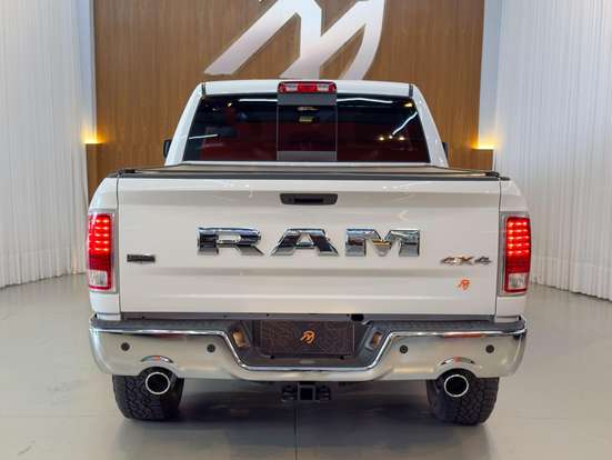 RAM-CLASSIC-5.7 V8 GASOLINA LARAMIE CD 4X4 AUTOMÁTICO RAM-CLASSIC-2023