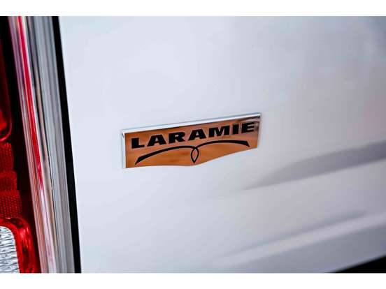 RAM-CLASSIC-5.7 V8 GASOLINA LARAMIE CD 4X4 AUTOMÁTICO RAM-CLASSIC-2023