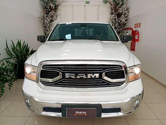RAM-CLASSIC-5.7 V8 GASOLINA LARAMIE CD 4X4 AUTOMÁTICO RAM-CLASSIC-2023