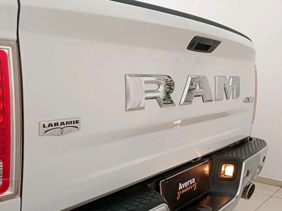RAM-CLASSIC-5.7 V8 GASOLINA LARAMIE CD 4X4 AUTOMÁTICO RAM-CLASSIC-2023