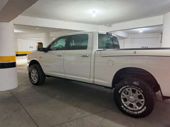 RAM-2500-6.7 I6 TURBO DIESEL LARAMIE CD 4X4 AUTOMÁTICO RAM-2500-2023