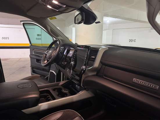 RAM-2500-6.7 I6 TURBO DIESEL LARAMIE CD 4X4 AUTOMÁTICO RAM-2500-2023