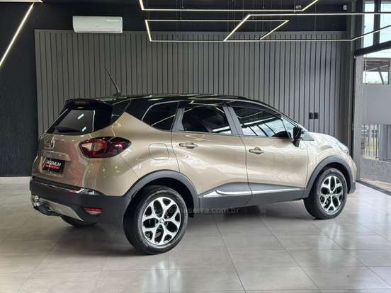 RENAULT-CAPTUR-2023