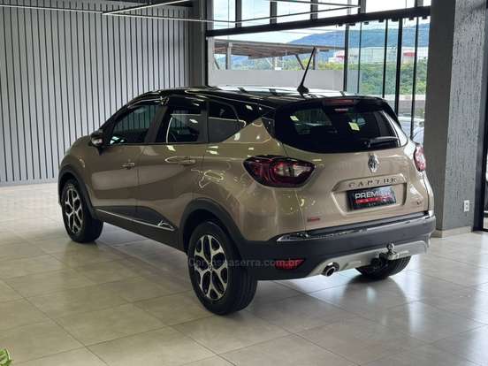 RENAULT-CAPTUR-2023