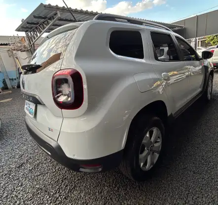 RENAULT-DUSTER-2023