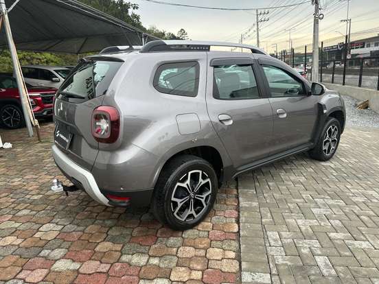 RENAULT-DUSTER-2021