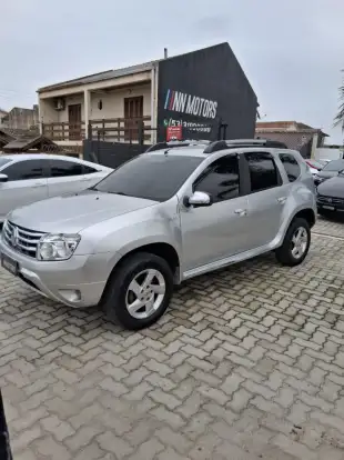 RENAULT-DUSTER-2014