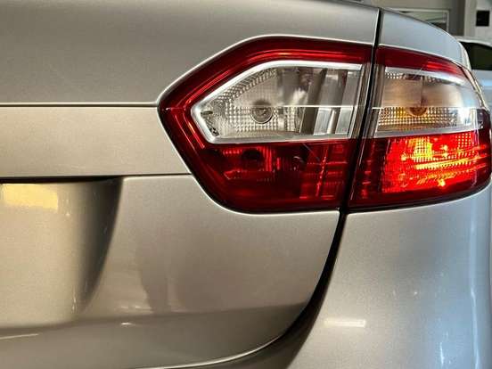 RENAULT-FLUENCE-2011
