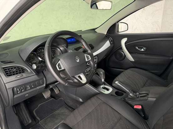 RENAULT-FLUENCE-2.0 DYNAMIQUE 16V FLEX 4P AUTOMÁTICO RENAULT-FLUENCE-2011
