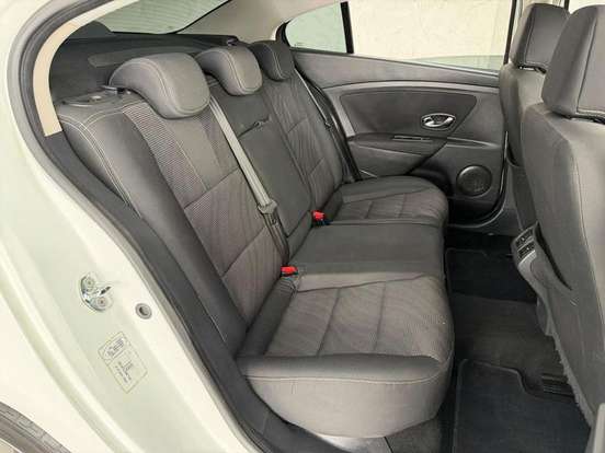 RENAULT-FLUENCE-2.0 DYNAMIQUE 16V FLEX 4P AUTOMÁTICO RENAULT-FLUENCE-2011