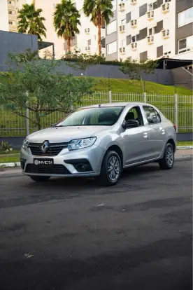 RENAULT-LOGAN-2023