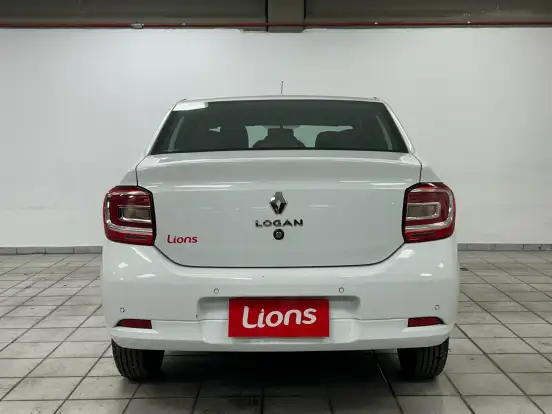 RENAULT-LOGAN-2025