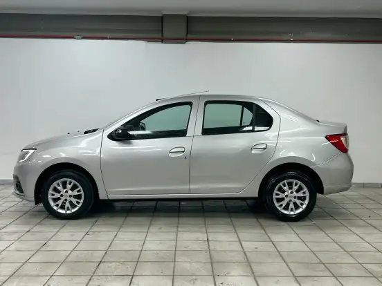 RENAULT-LOGAN-2024