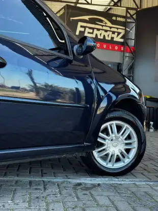 RENAULT-LOGAN-2009