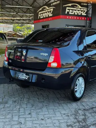 RENAULT-LOGAN-2009