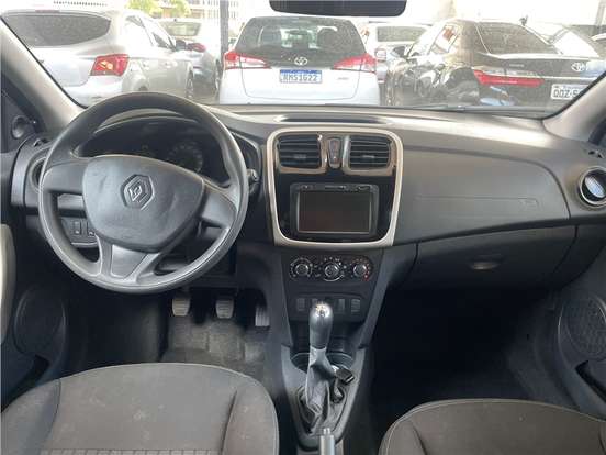 RENAULT-LOGAN-2020
