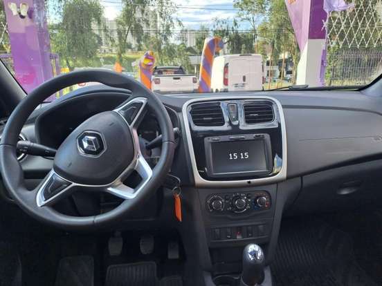 RENAULT-LOGAN-2024