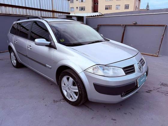 RENAULT MEGANE 2.0 DYNAMIQUE GRAND TOUR 16V GASOLINA 4P AUTOMÁTICO