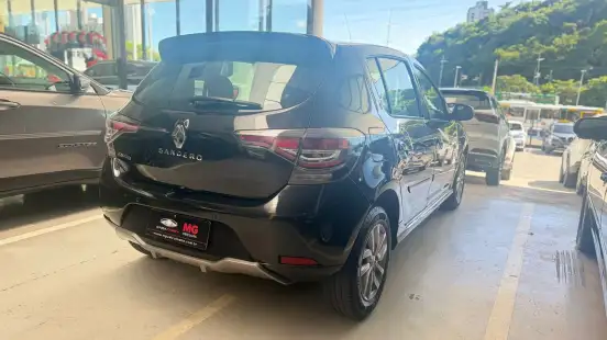 RENAULT-SANDERO-2020