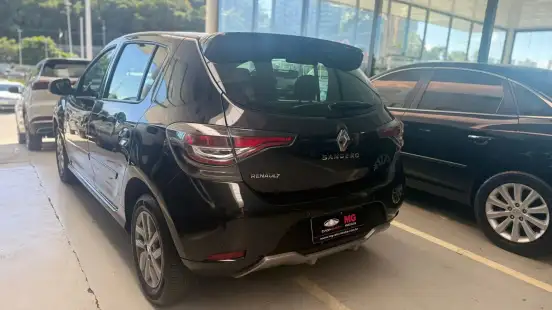 RENAULT-SANDERO-2020