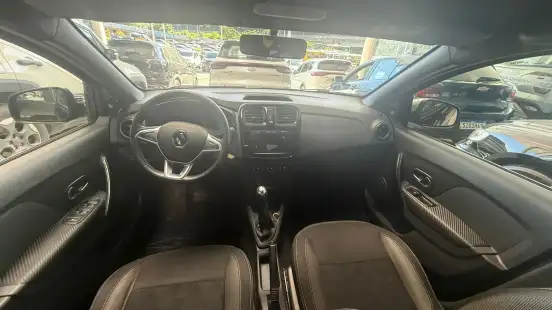 RENAULT-SANDERO-2020