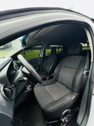 RENAULT-SANDERO-2016