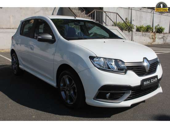 RENAULT-SANDERO-2019