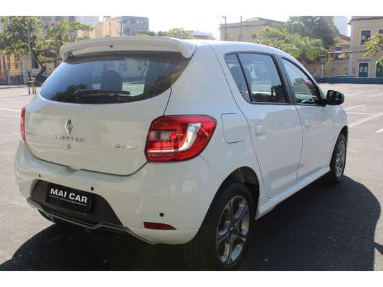 RENAULT-SANDERO-2019