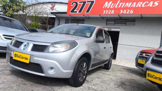 RENAULT-SANDERO-2011