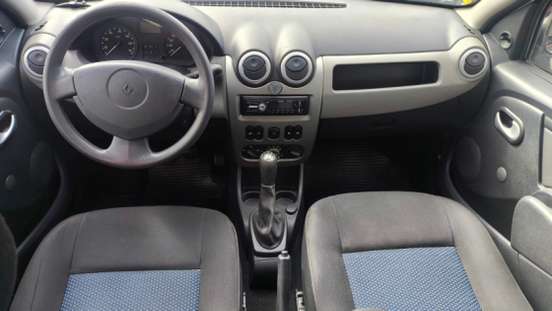 RENAULT-SANDERO-2011