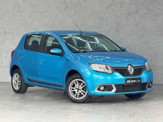RENAULT-SANDERO-2014