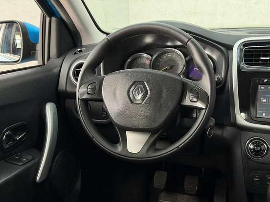 RENAULT-SANDERO-2014