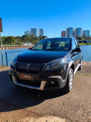 RENAULT-SANDERO-2013