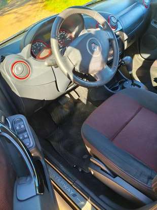 RENAULT-SANDERO-1.6 STEPWAY 16V FLEX 4P AUTOMÁTICO RENAULT-SANDERO-2013