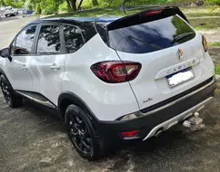 RENAULT CAPTUR 1.6 16V SCE FLEX BOSE X-TRONIC RENAULT CAPTUR 1.6 16V SCE FLEX BOSE X-TRONIC
