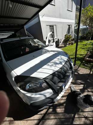 RENAULT-SANDERO-2013