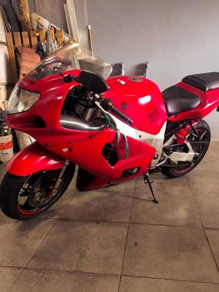 SUZUKI GSX-R750 SRAD 