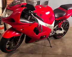 SUZUKI GSX-R750 SRAD SUZUKI GSX-R750 SRAD