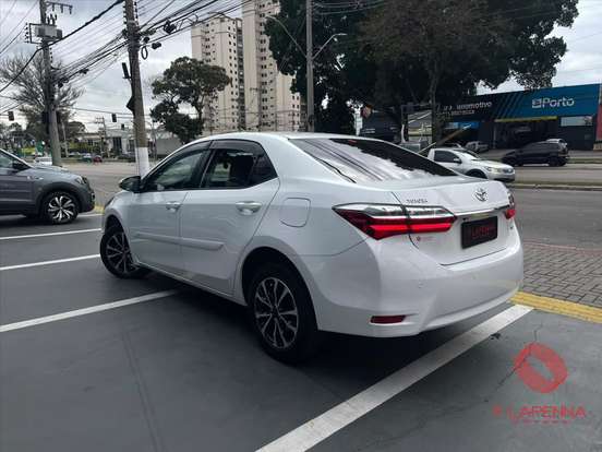 TOYOTA-COROLLA-2018