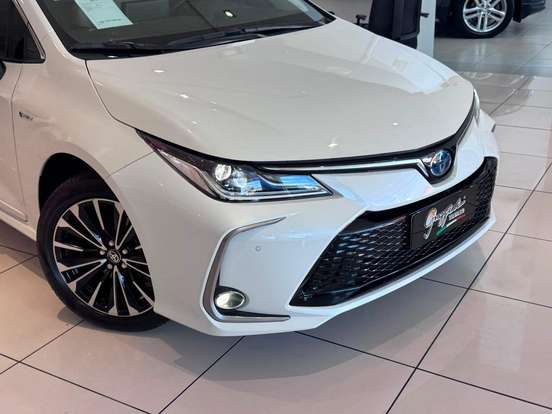 TOYOTA-COROLLA-2025